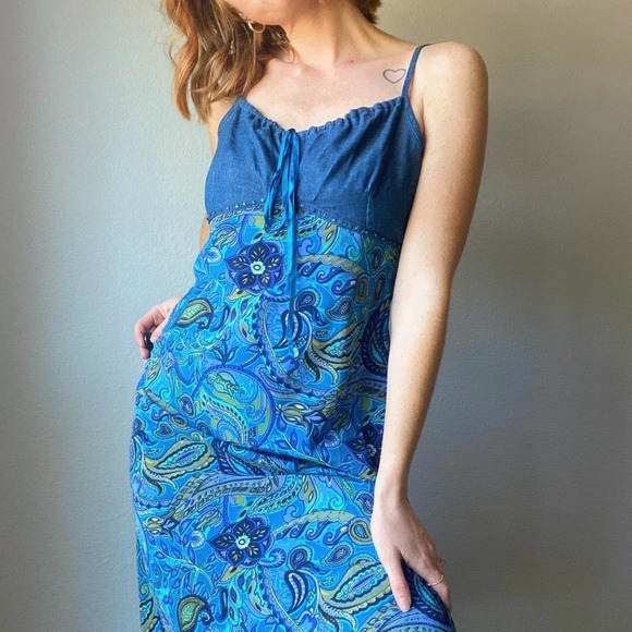 Vintage Dresses & Skirts - Vintage Y2K Faded Glory Blue Paisley Denim Babydoll Midi Dress